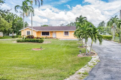 13450 SW 26th St, Davie FL 33325