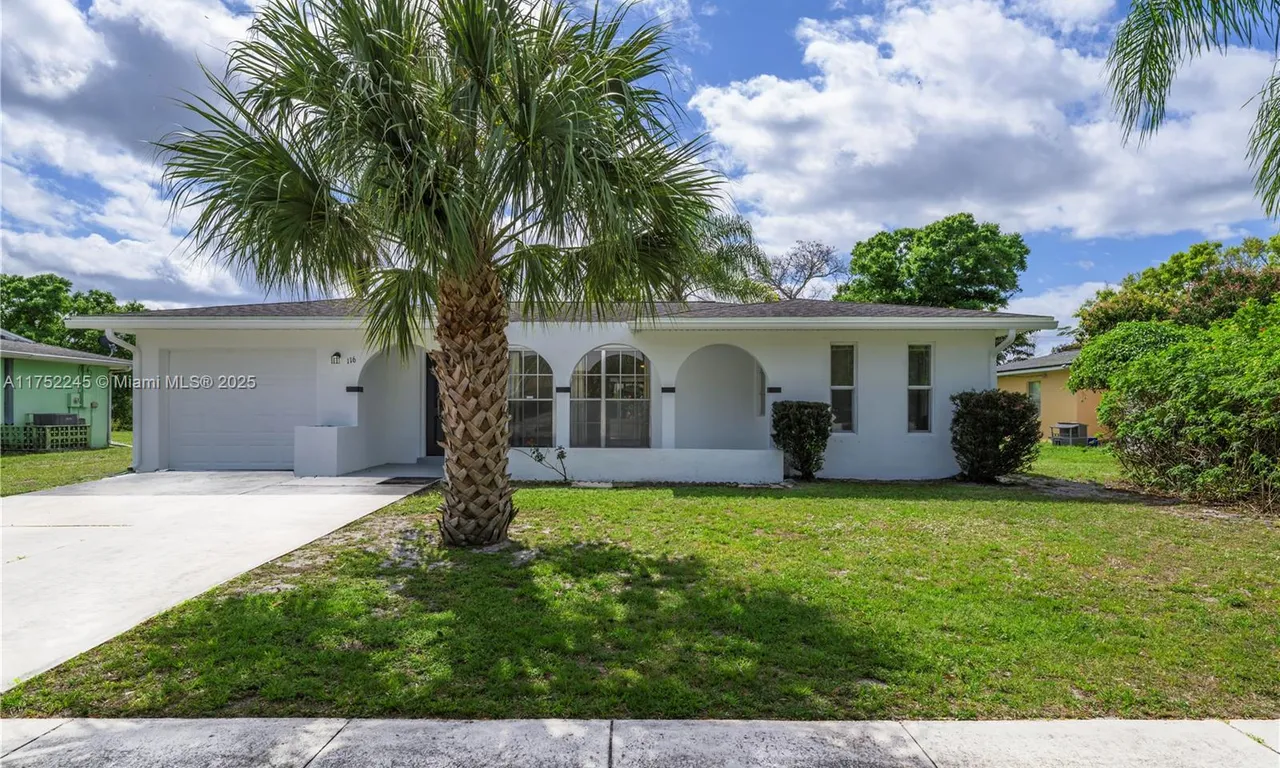 116 NE Solida Dr, Port St. Lucie FL 34983