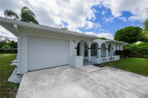 116 NE Solida Dr, Port St. Lucie FL 34983