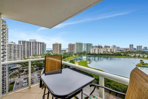 3625 N Country Club Dr # 1903, Aventura FL 33180