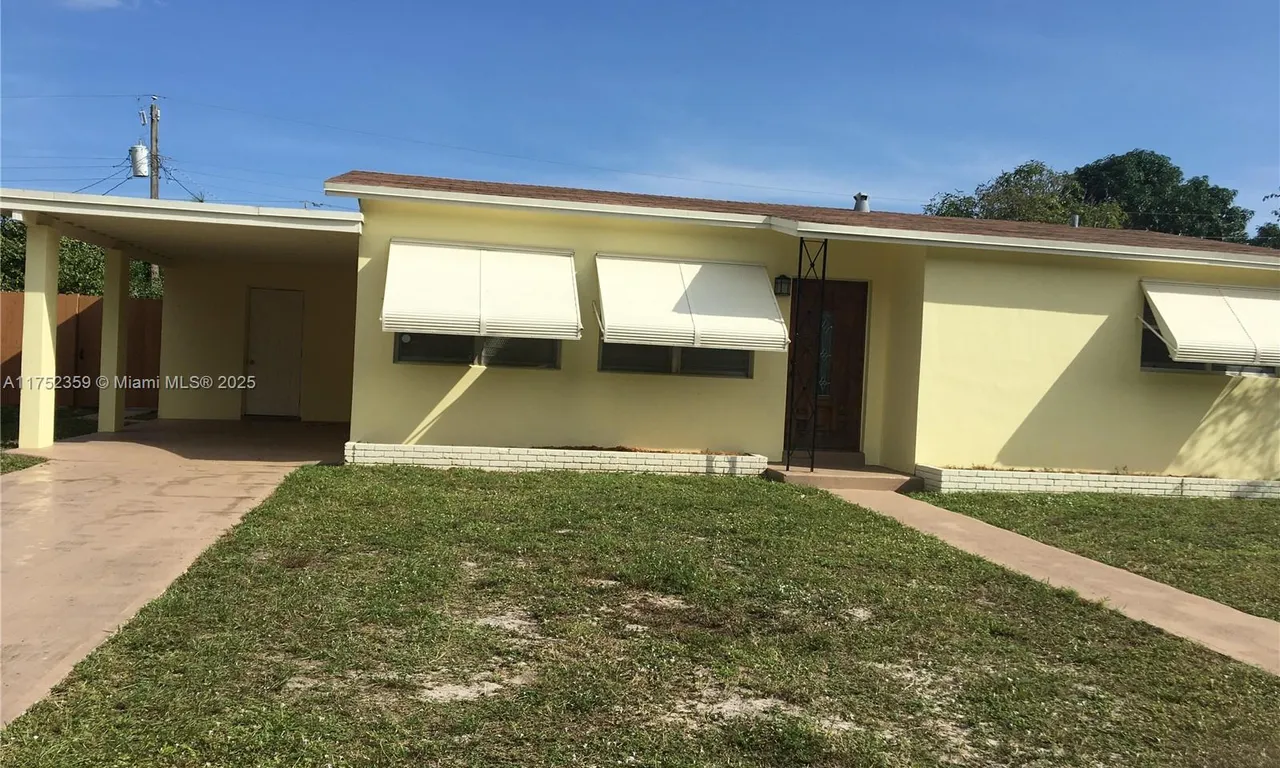 2626 NE 3rd Ct, Boynton Beach FL 33435