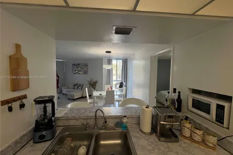 7035 NW 186th St # D302, Hialeah FL 33015