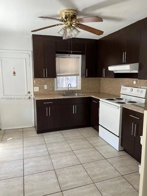 712 SW 7th Ave, Hallandale Beach FL 33009