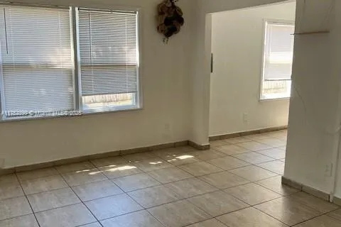 712 SW 7th Ave, Hallandale Beach FL 33009