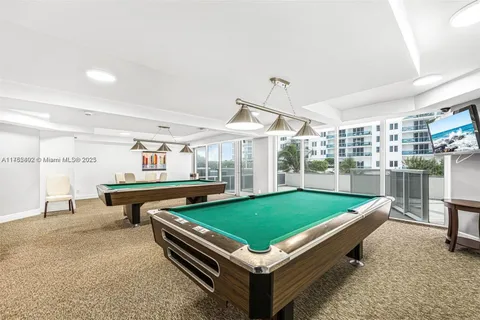 2401 Collins Ave # 606, Miami Beach FL 33140