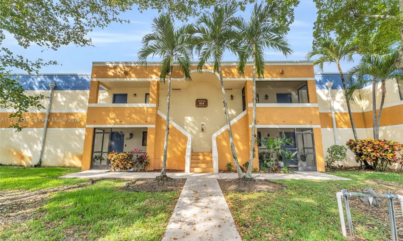 191 Lakeview Dr # 204, Weston FL 33326