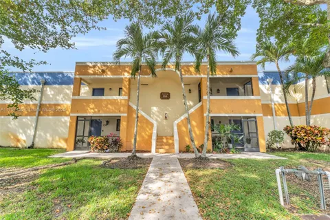 191 Lakeview Dr # 204, Weston FL 33326