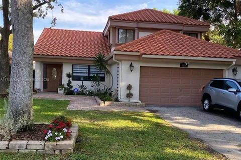 1838 NW 93rd Ter, Plantation FL 33322