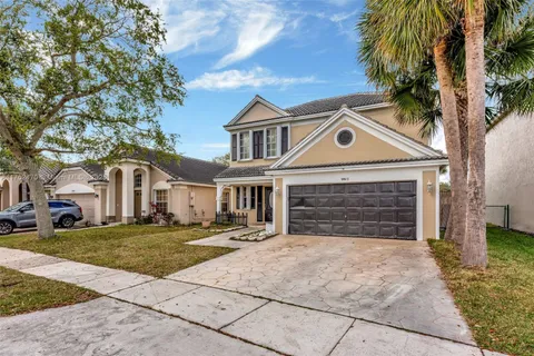 9917 N Grand Duke Cir, Tamarac FL 33321