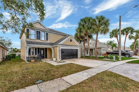 9917 N Grand Duke Cir, Tamarac FL 33321