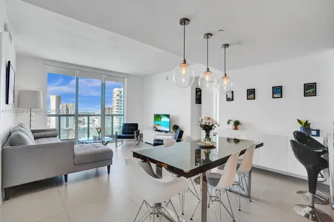 50 Biscayne Blvd # 3301, Miami FL 33132