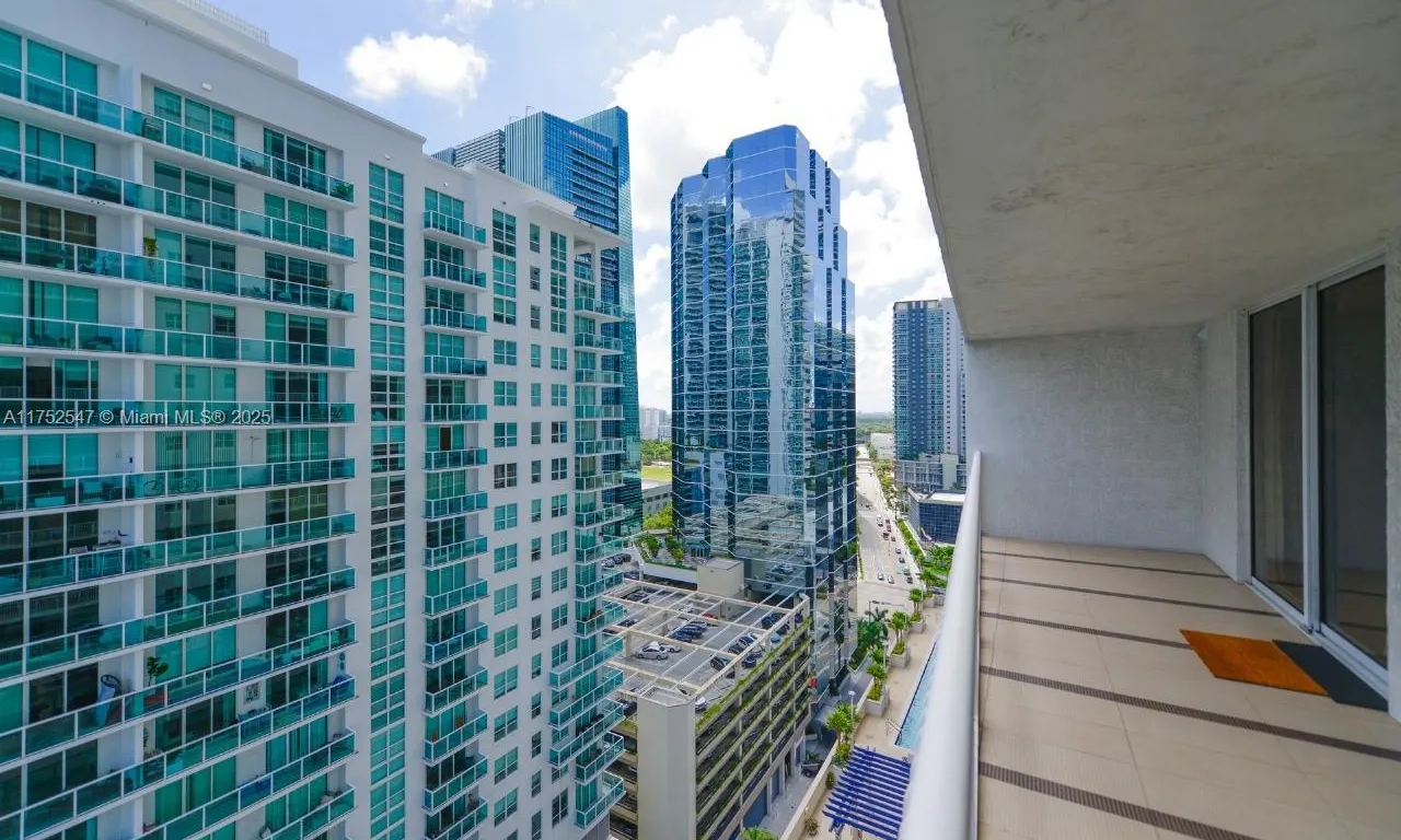 1200 Brickell Bay Dr # 2107, Miami FL 33131