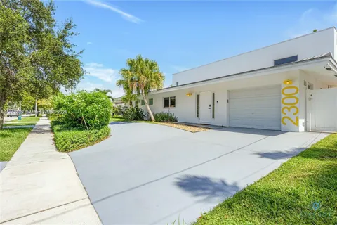 2300 NE 48Ct, Lighthouse Point FL 33064