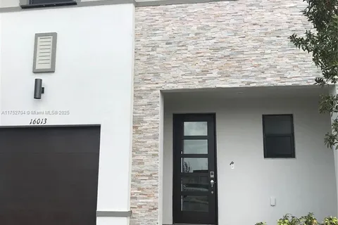 16013 NW 91 CT, Miami Lakes FL 33018