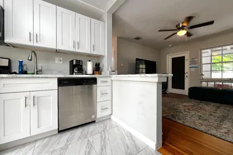 1914 Dewey St, Hollywood FL 33020