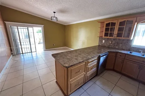 3162 W 69th Pl, Hialeah FL 33018