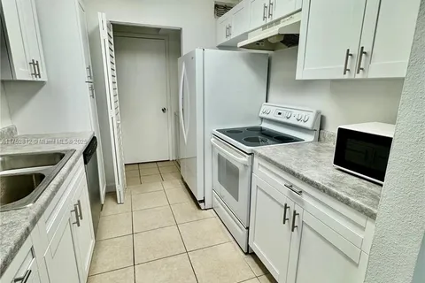 4044 NW 87th Ave # 0, Sunrise FL 33351