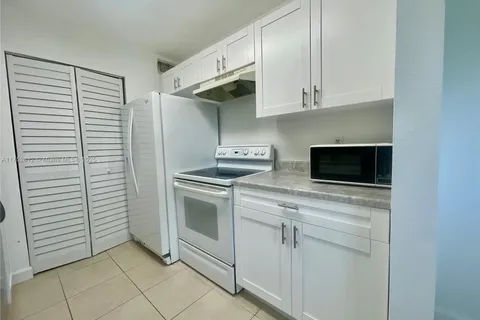 4044 NW 87th Ave # 0, Sunrise FL 33351