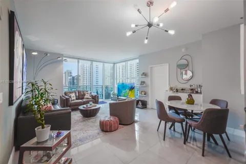 951 Brickell Ave # 1911, Miami FL 33131