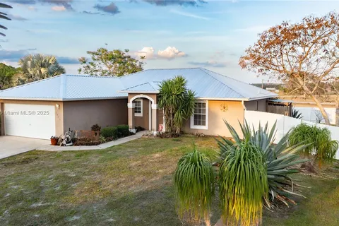 7049 Tide Cir, La Belle FL 33935