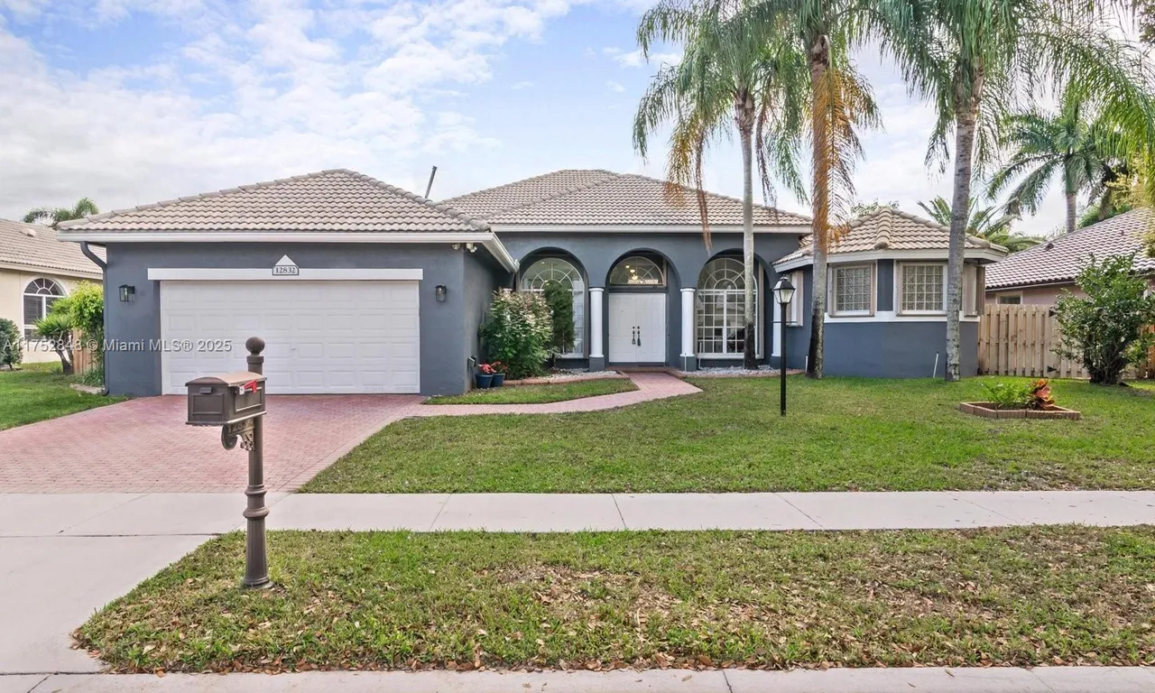 12832 NW 23rd St, Pembroke Pines FL 33028