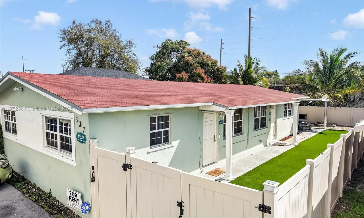 337 Phippen Waiters Rd, Dania Beach FL 33004