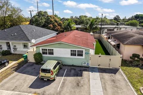 337 Phippen Waiters Rd, Dania Beach FL 33004