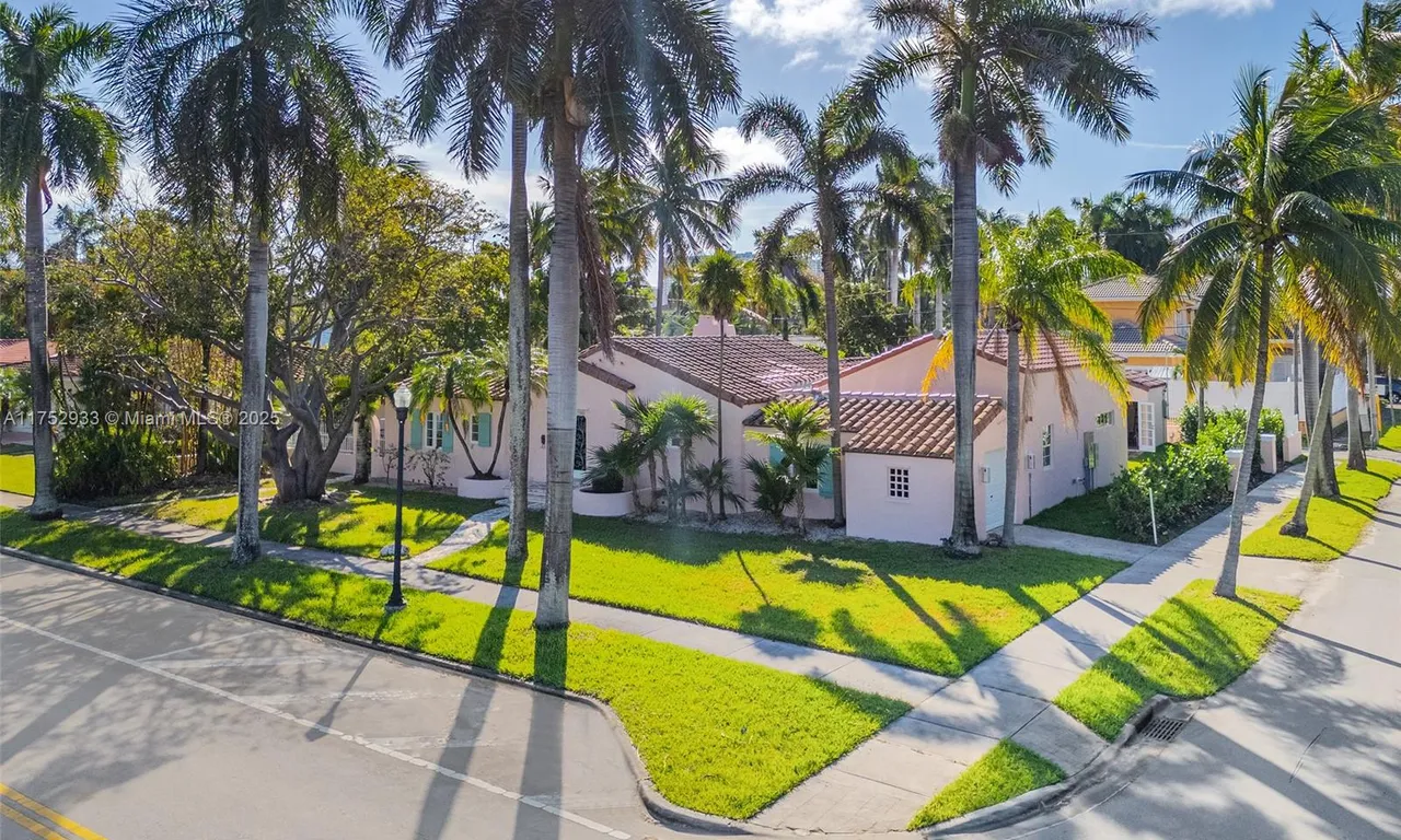 856 Tyler St, Hollywood FL 33019