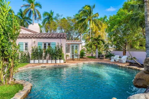 856 Tyler St, Hollywood FL 33019
