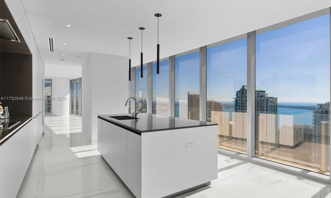 300 Biscayne Blvd Way # 3801, Miami FL 33131