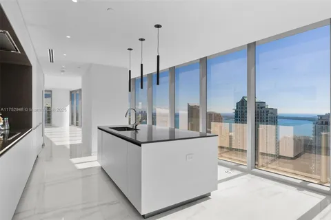 300 Biscayne Blvd Way # 3801, Miami FL 33131