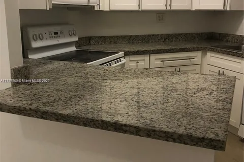 8353 Lake Dr # 105, Doral FL 33166