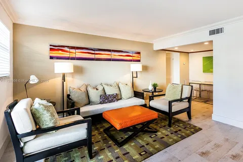 518 Euclid Ave # 1, Miami Beach FL 33139