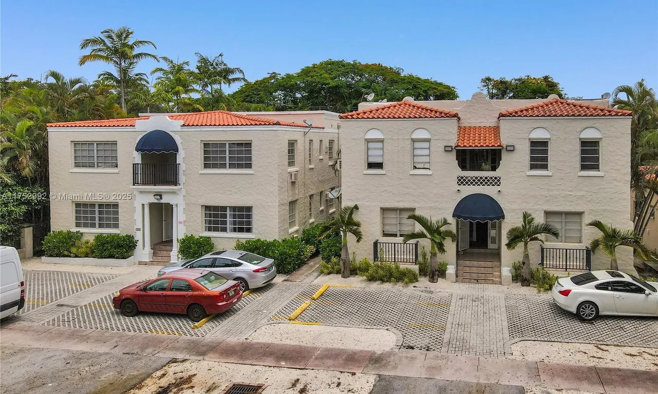 935 Catalonia Ave # 3, Coral Gables FL 33134