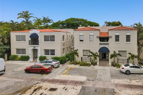935 Catalonia Ave # 3, Coral Gables FL 33134