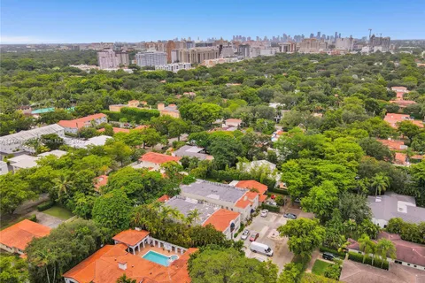 935 Catalonia Ave # 3, Coral Gables FL 33134
