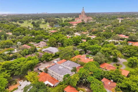 935 Catalonia Ave # 3, Coral Gables FL 33134
