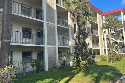 3000 NW 48th Ter # 130, Lauderdale Lakes FL 33313