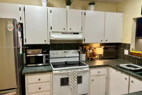1626 N 15th Ave # 1626, Hollywood FL 33020