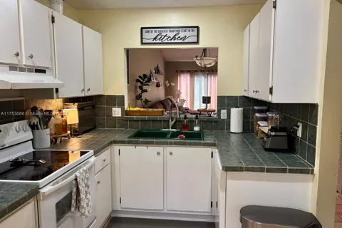 1626 N 15th Ave # 1626, Hollywood FL 33020