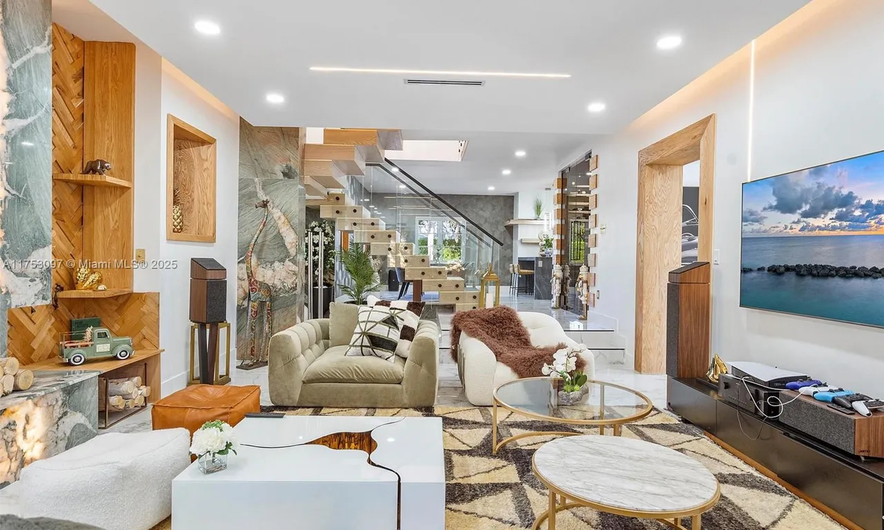 4431 Alton Rd, Miami Beach FL 33140