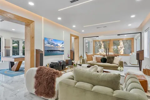 4431 Alton Rd, Miami Beach FL 33140