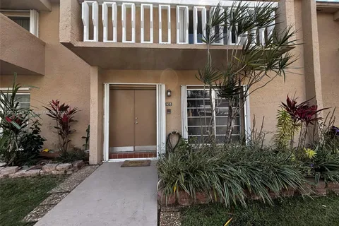 17190 SW 94th # 903, Palmetto Bay FL 33157