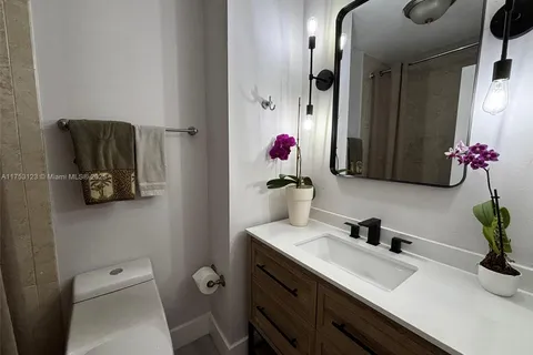 17190 SW 94th # 903, Palmetto Bay FL 33157