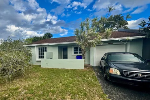 5380 S Lakewood Cir S # F, Margate FL 33063