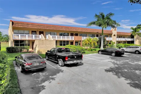 8851 Sunrise Lakes Blvd # 203, Sunrise FL 33322