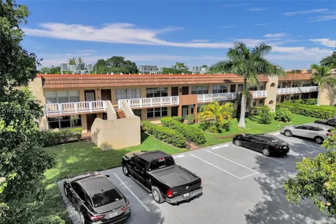 8851 Sunrise Lakes Blvd # 203, Sunrise FL 33322