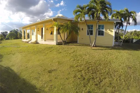 21401 SW 246th St, Homestead FL 33031