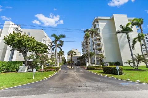 3540 S Ocean Blvd # 212, South Palm Beach FL 33480
