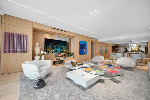 18501 Collins Ave # 703, Sunny Isles Beach FL 33160